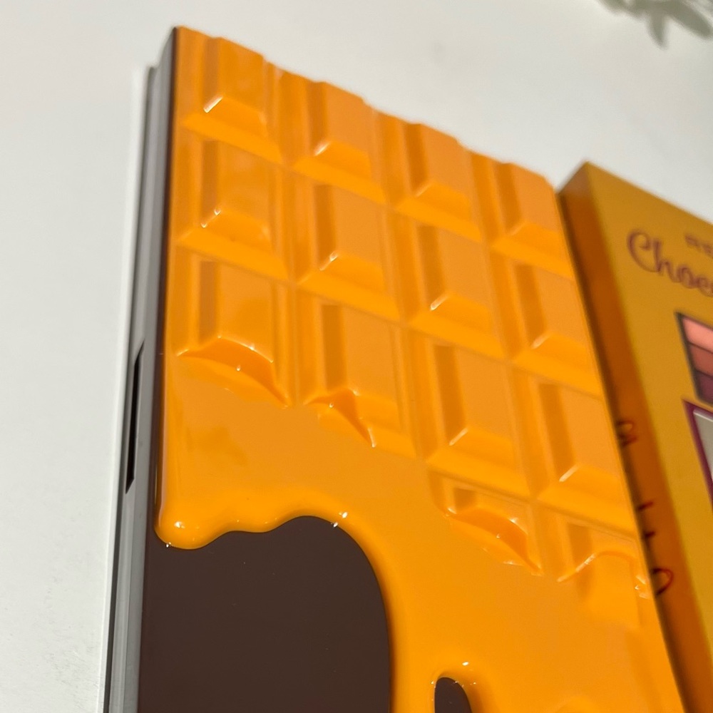 Revolution Eye Shadow Palette NIB - Picture 5 of 10